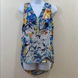 NIKATO Sleeveless V-Neck Floral Shirt  Size M